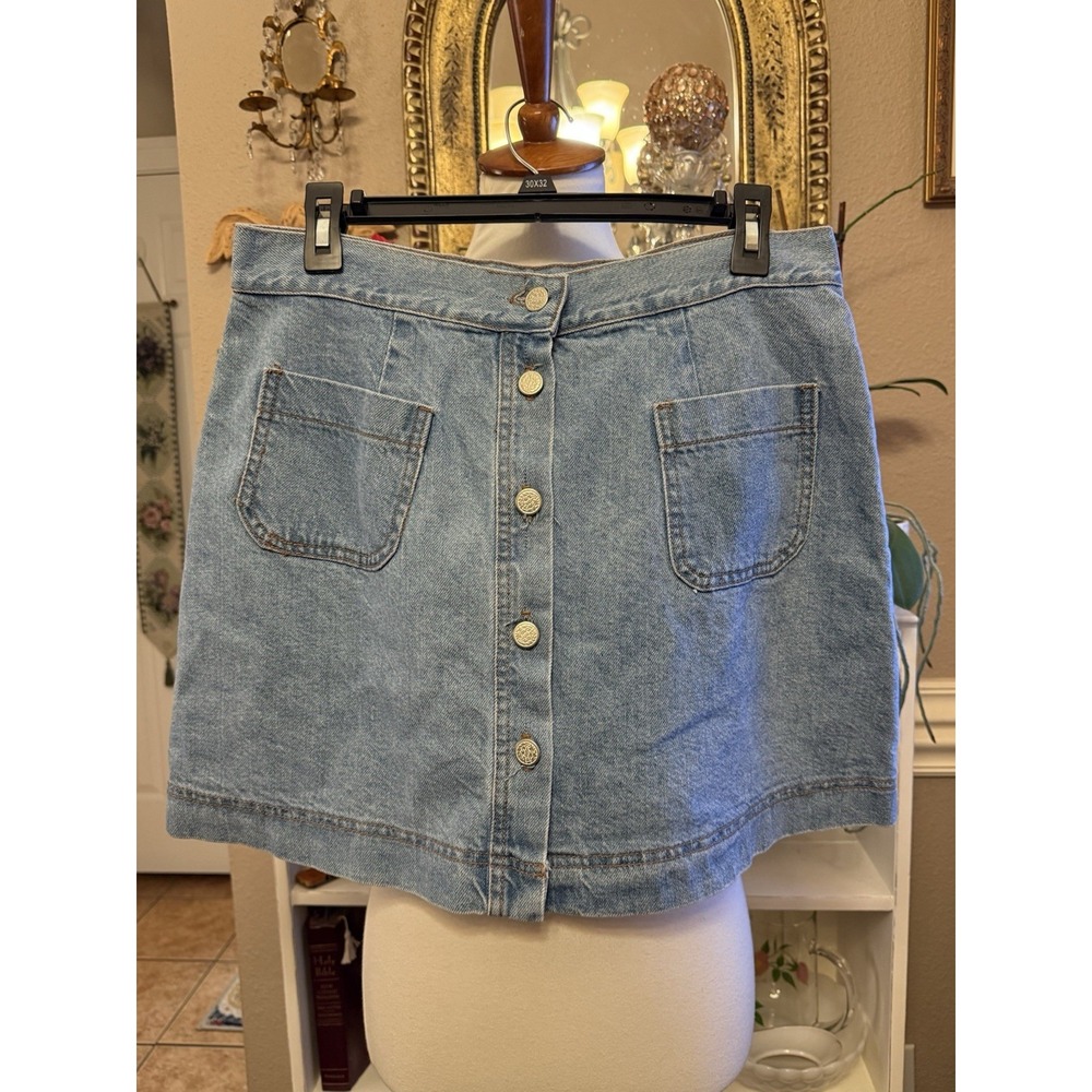 NWT  Y2K California Concepts Denim Skirt  Sz 13 Button Front Patch Pockets